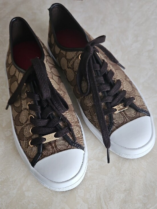 Coach Shoes - Coach Empire Outline Signature Canvas Sneaker, Size 9B.